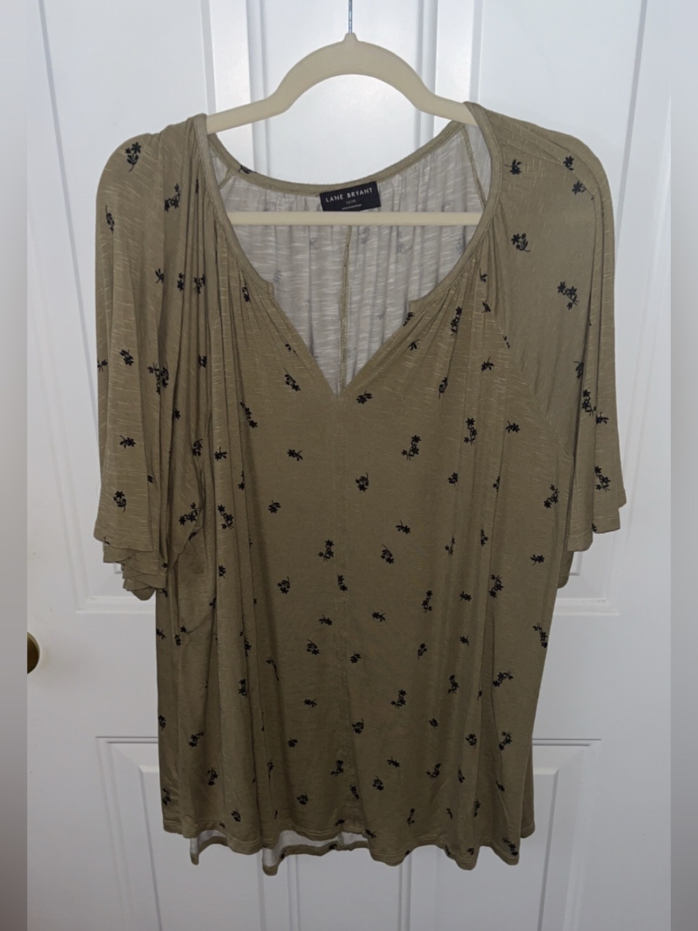 Lane Bryant Olive Green Floral V-Neck Women's Top-Size 22/24